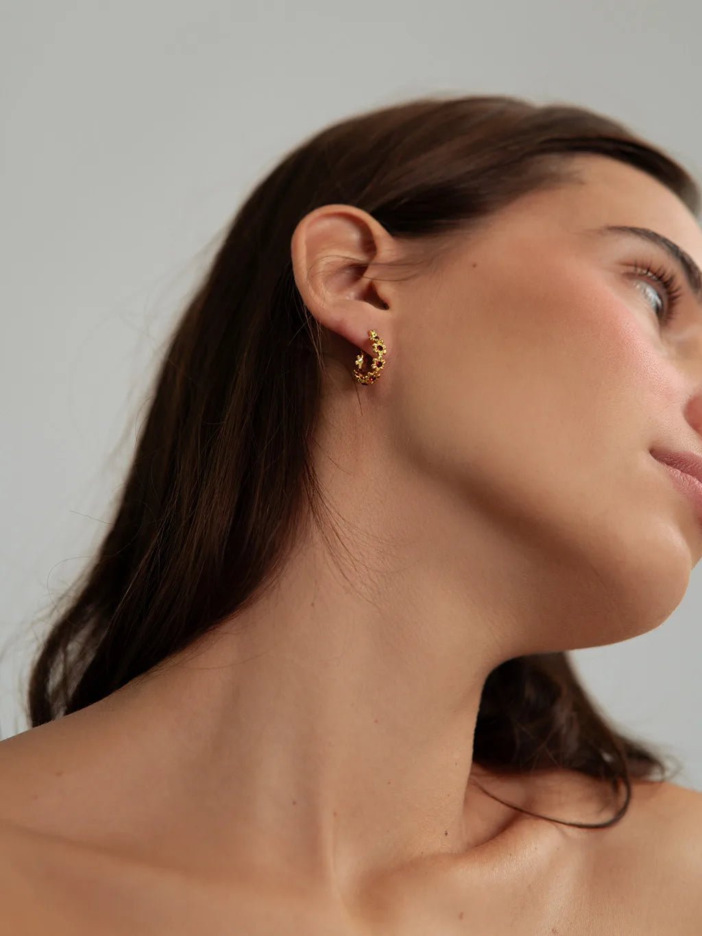 2.0 Red Flower Hoop Ohrringe Gold 14mm - Dorose | Wasserresistent, kein Verfärben