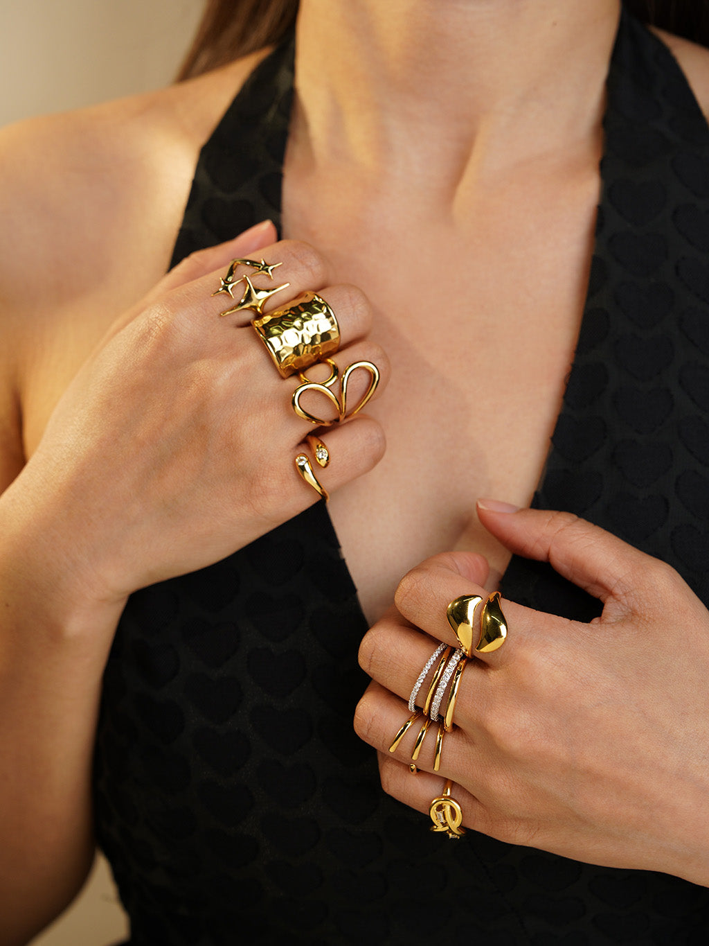 Double Twist Ring mit Zirkonia Gold