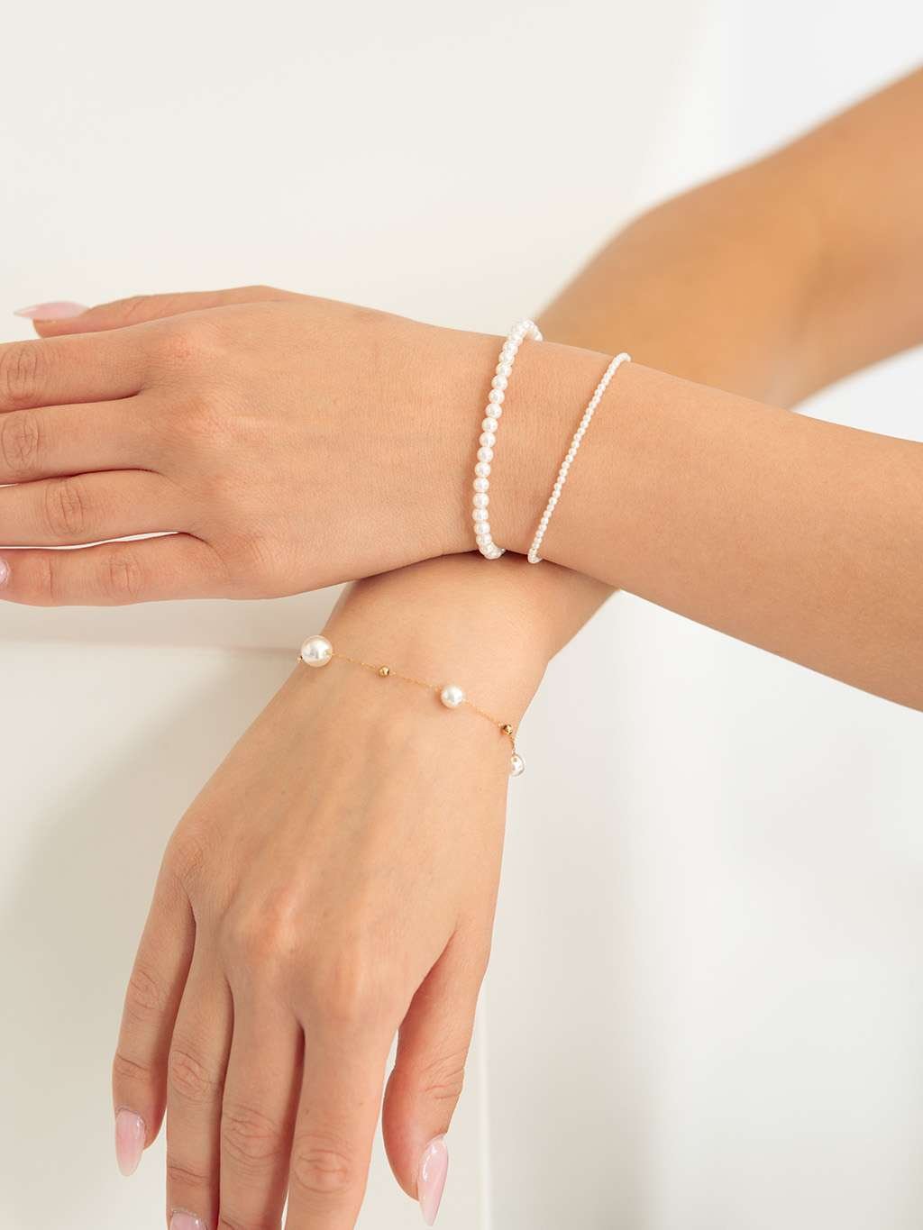 4mm Tiny Round Pearl Armband Gold - Dorose | Wasserfester Schmuck, 18K vergoldet