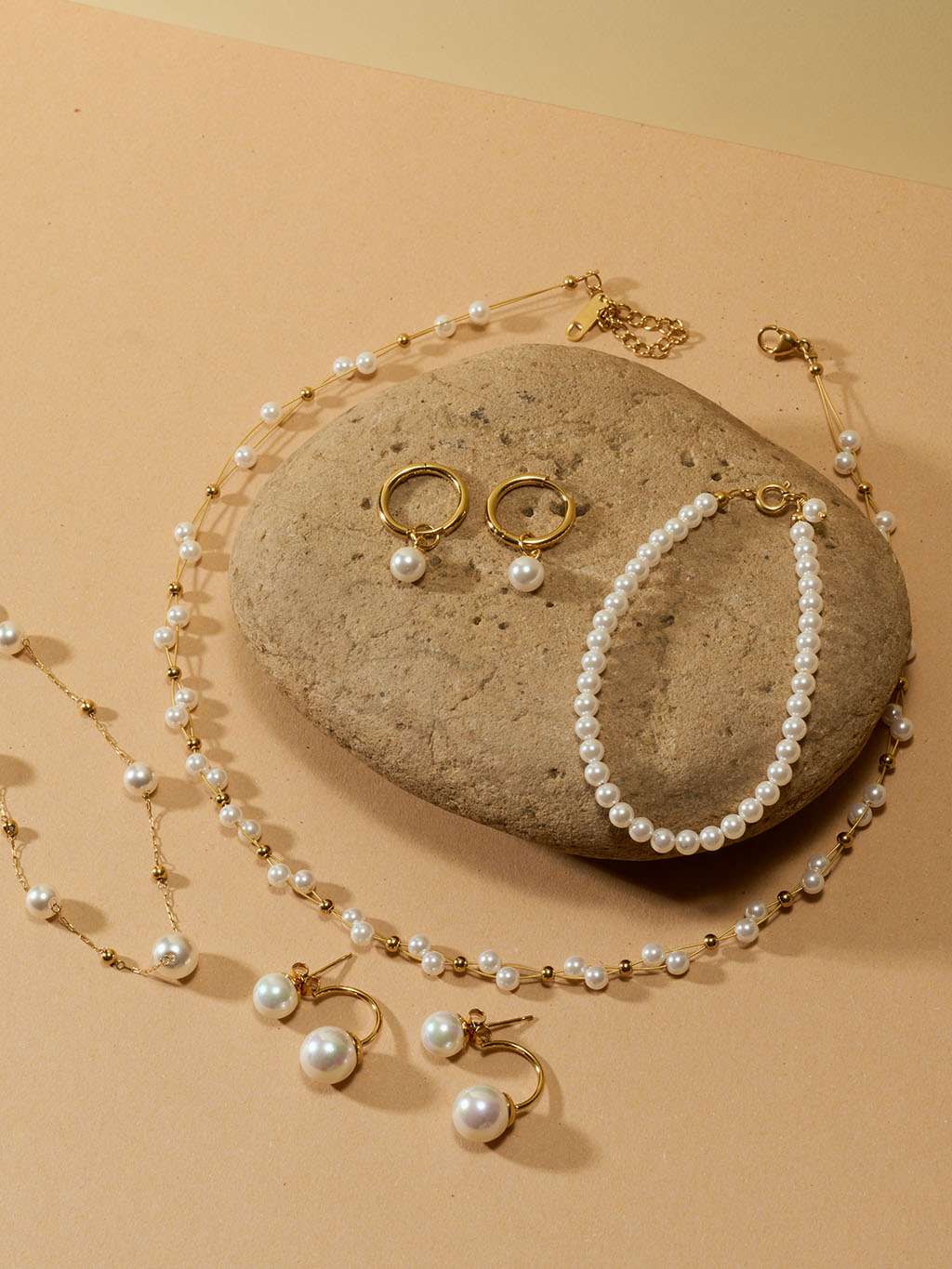 4mm Tiny Round Pearl Armband Gold - Dorose | Wasserfester Schmuck, 18K vergoldet