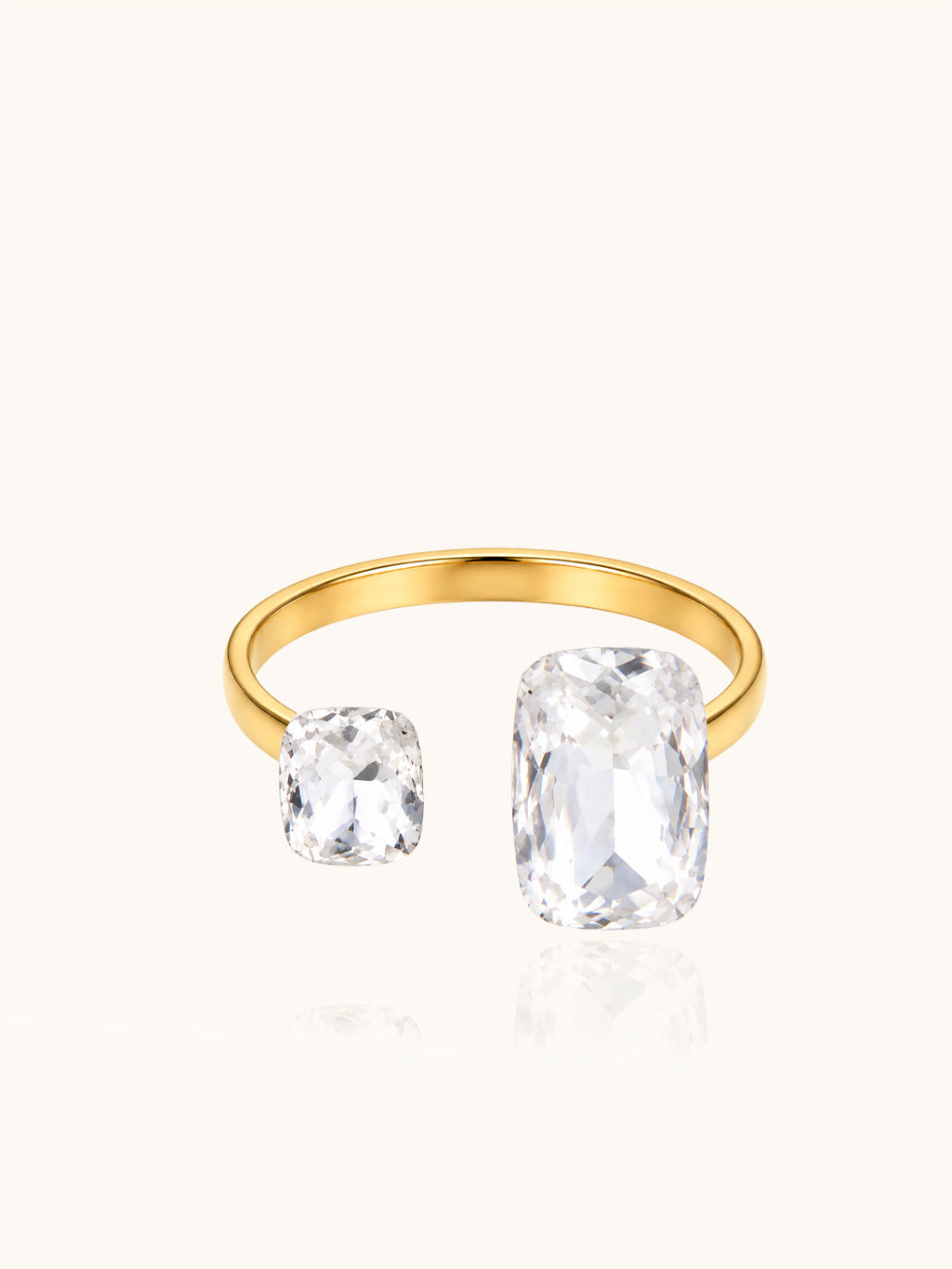 Cushion Ring Gold mit zwei klaren Zirkonia Steinen