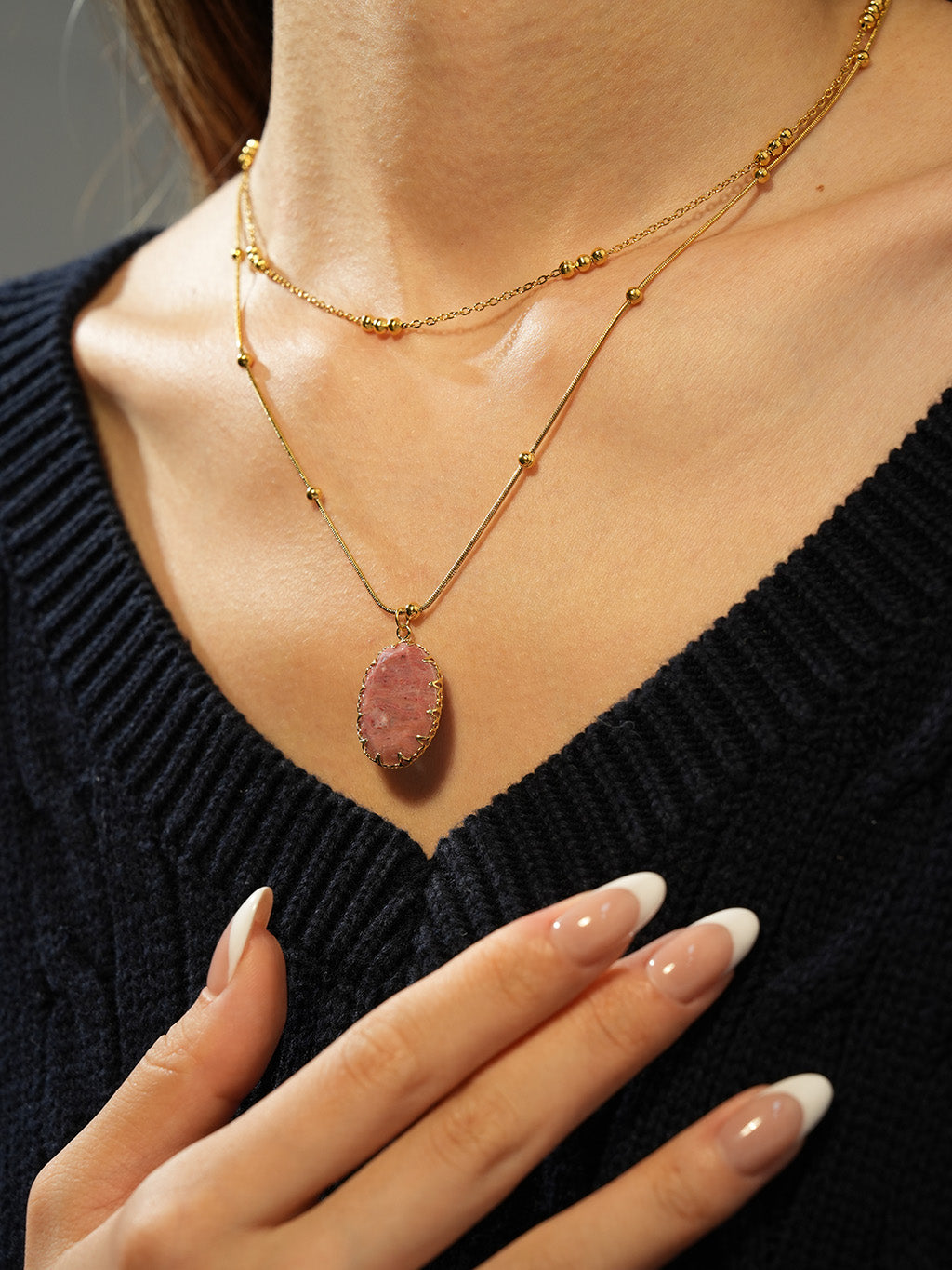 Vergoldeter Anhänger mit ROSA Heilstein - Kette Gold