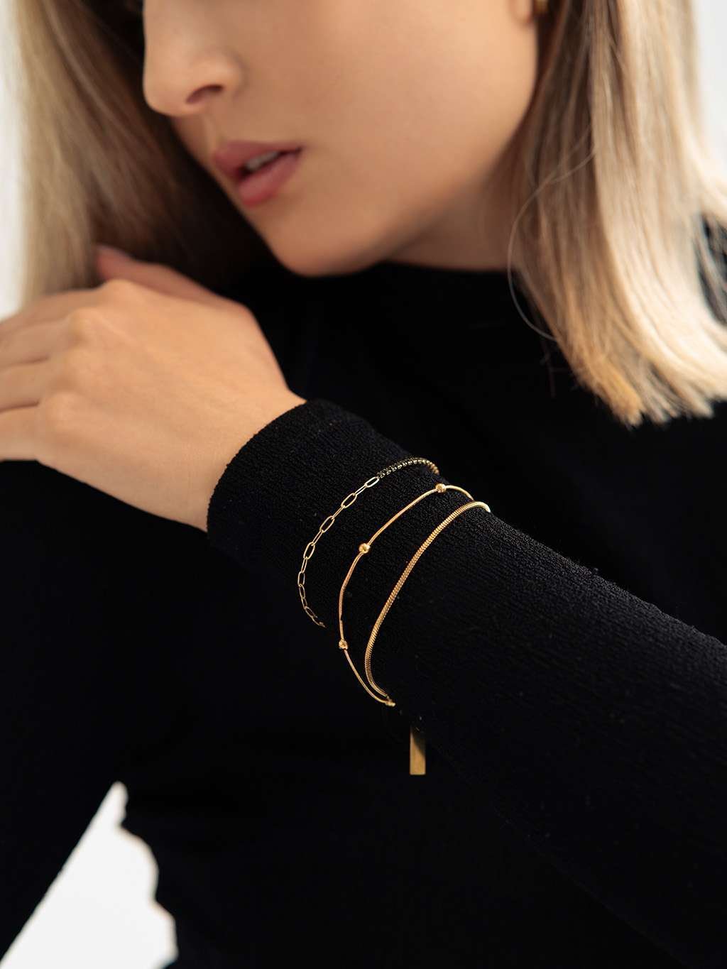 Black Slim Sparkling Armband Gold - Dorose | Wasserfester Schmuck