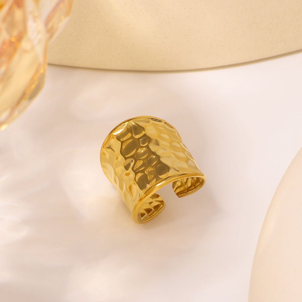 Breiter Struktur - Ring Gold - Dorose | Wasserresistent, kein Verfärben