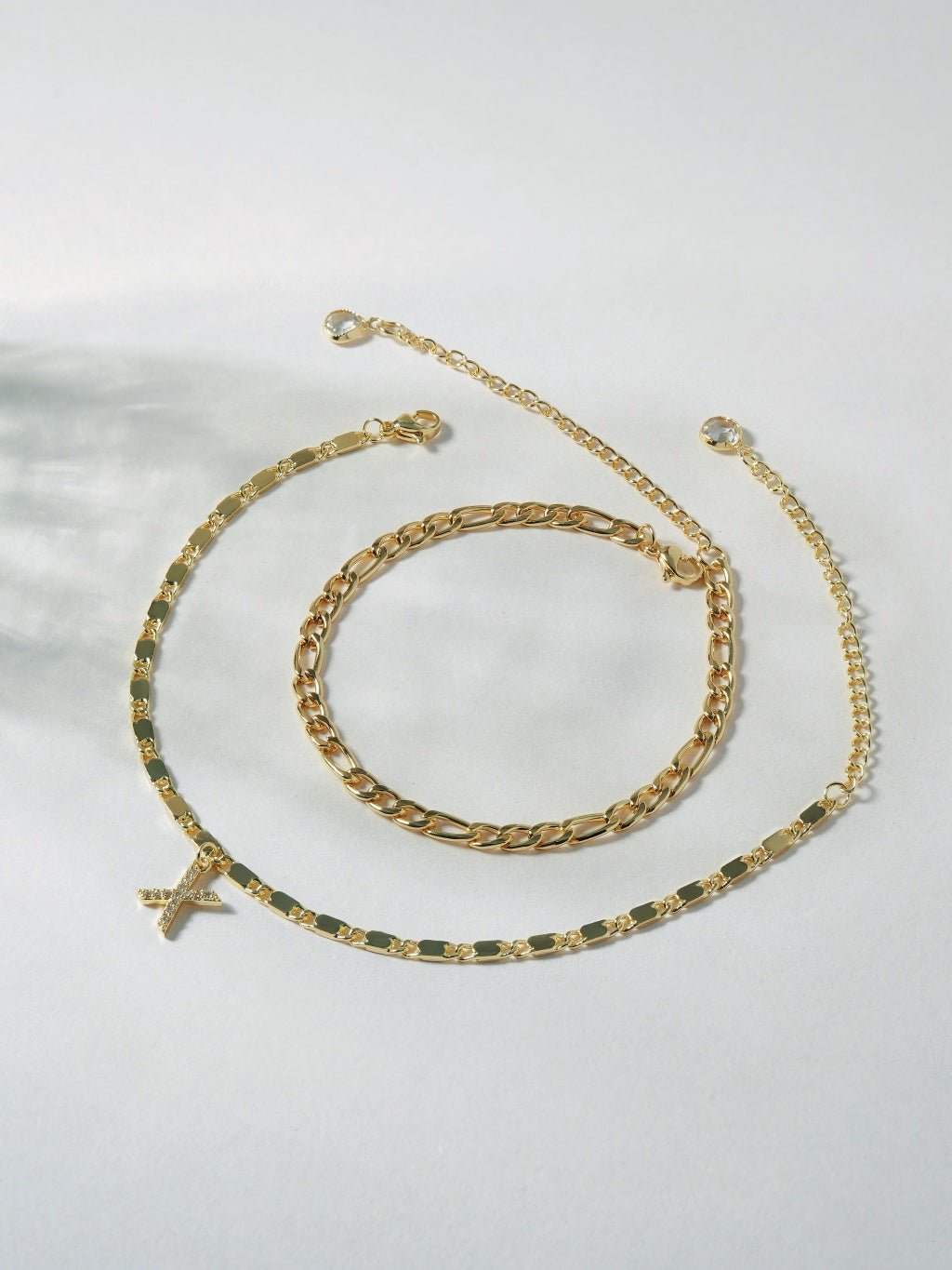 Buchstaben - Fußkettchen Gold - Dorose | Wasserresistent, kein Verfärben