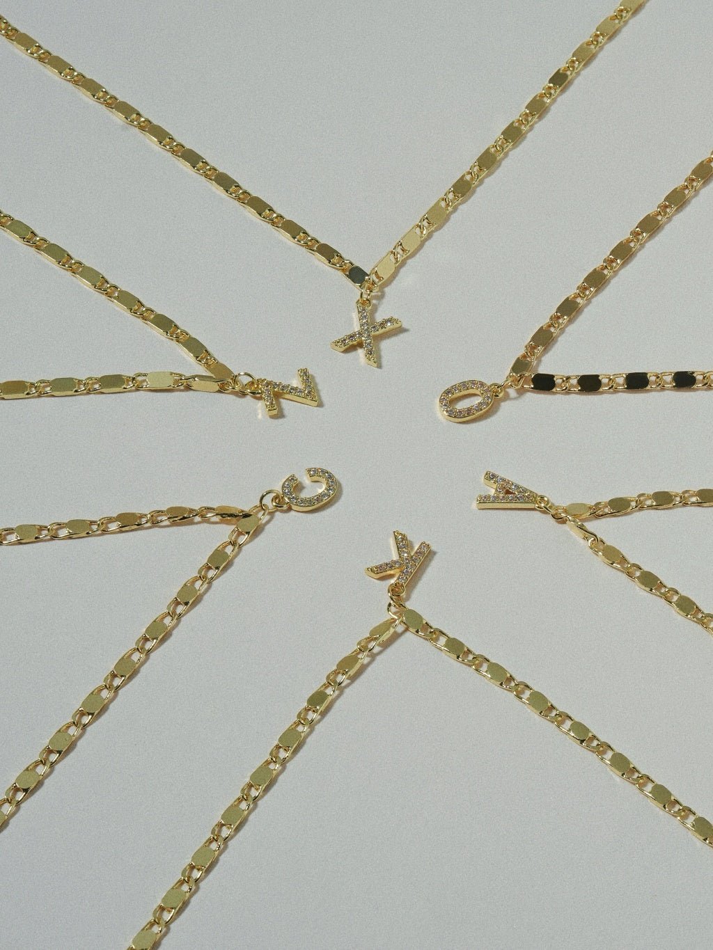 Buchstaben - Fußkettchen Gold - Dorose | Wasserresistent, kein Verfärben