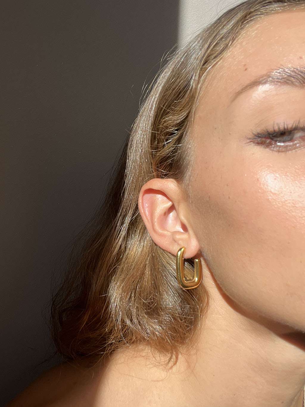 C Ohrringe Gold - Dorose | Wasserfester Schmuck, 18K vergoldet