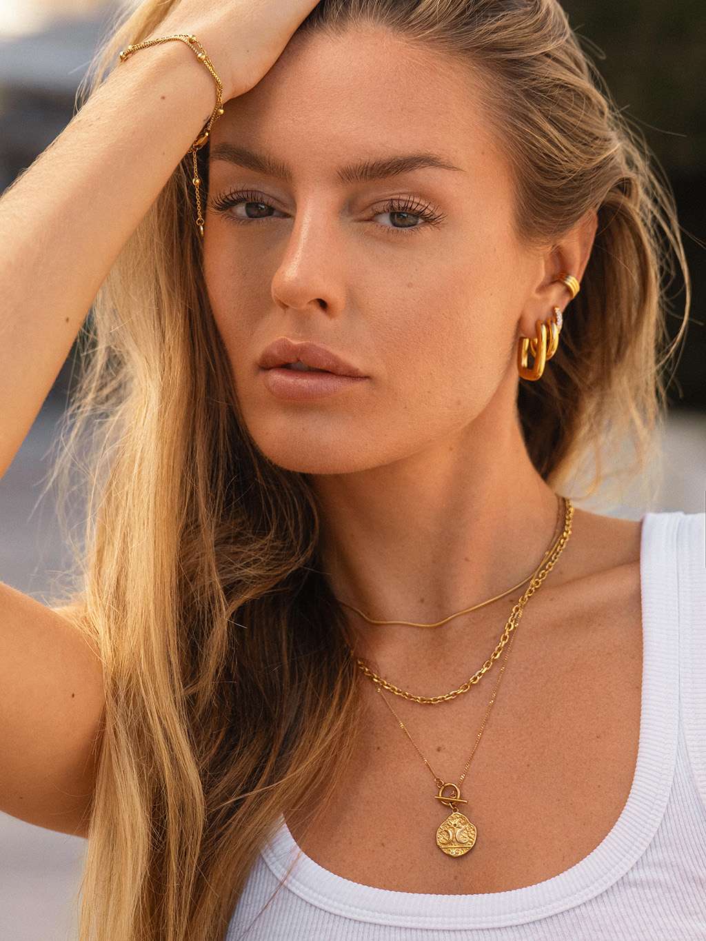 C Ohrringe Gold - Dorose | Wasserfester Schmuck, 18K vergoldet