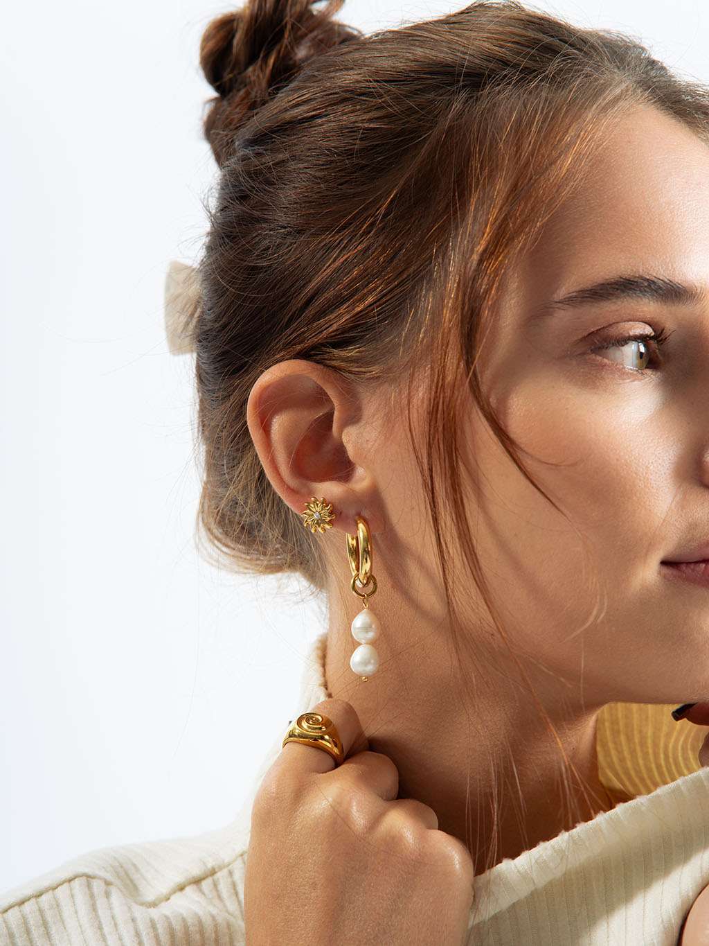 Delicate Flower Ohrstecker Gold - Dorose | Wasserfester Schmuck, 18K vergoldet