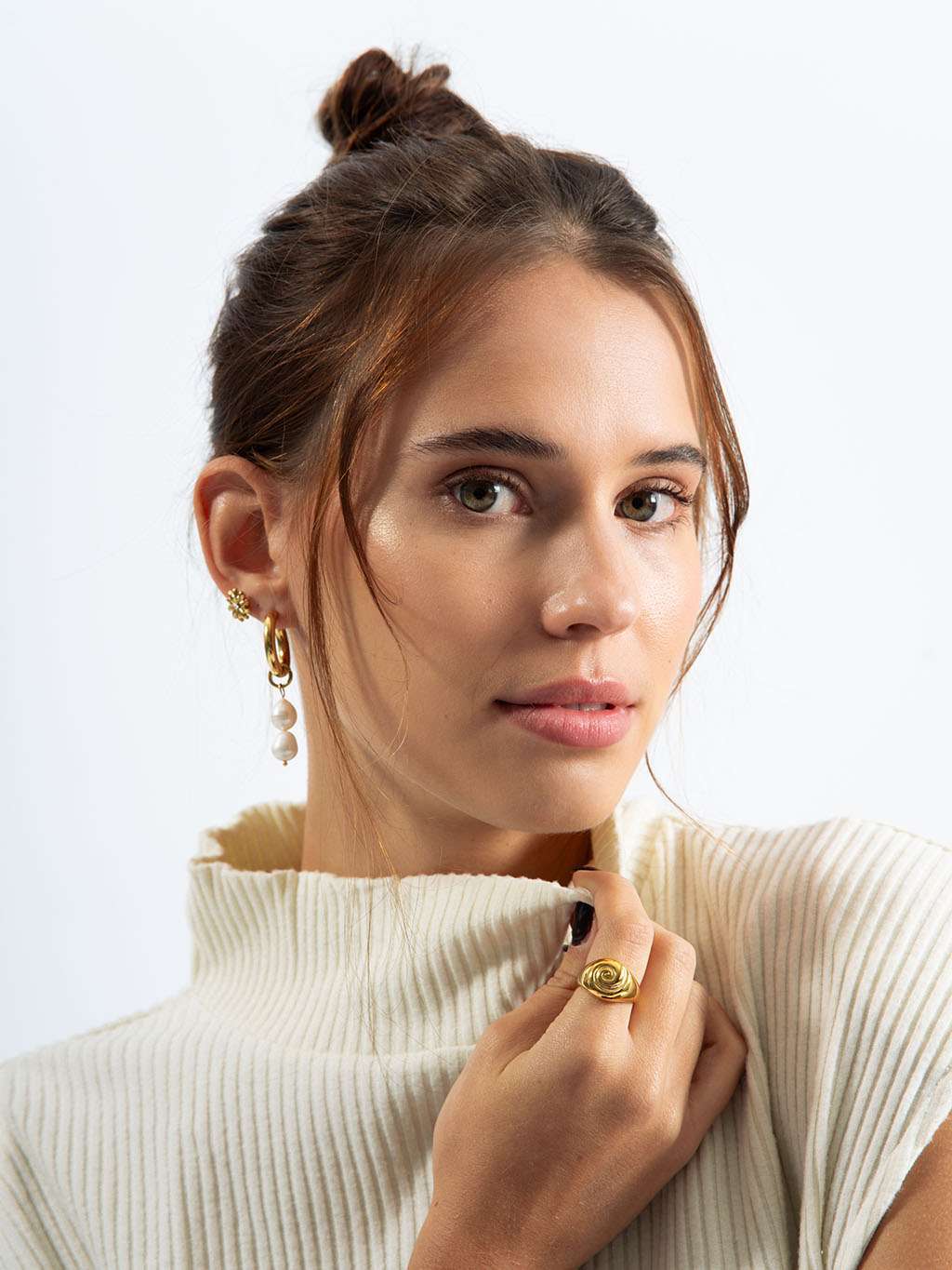 Delicate Flower Ohrstecker Gold - Dorose | Wasserfester Schmuck, 18K vergoldet