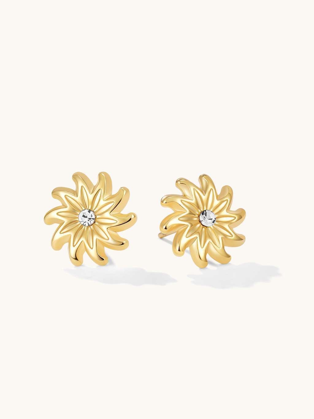 Delicate Flower Ohrstecker Gold - Dorose | Wasserfester Schmuck, 18K vergoldet