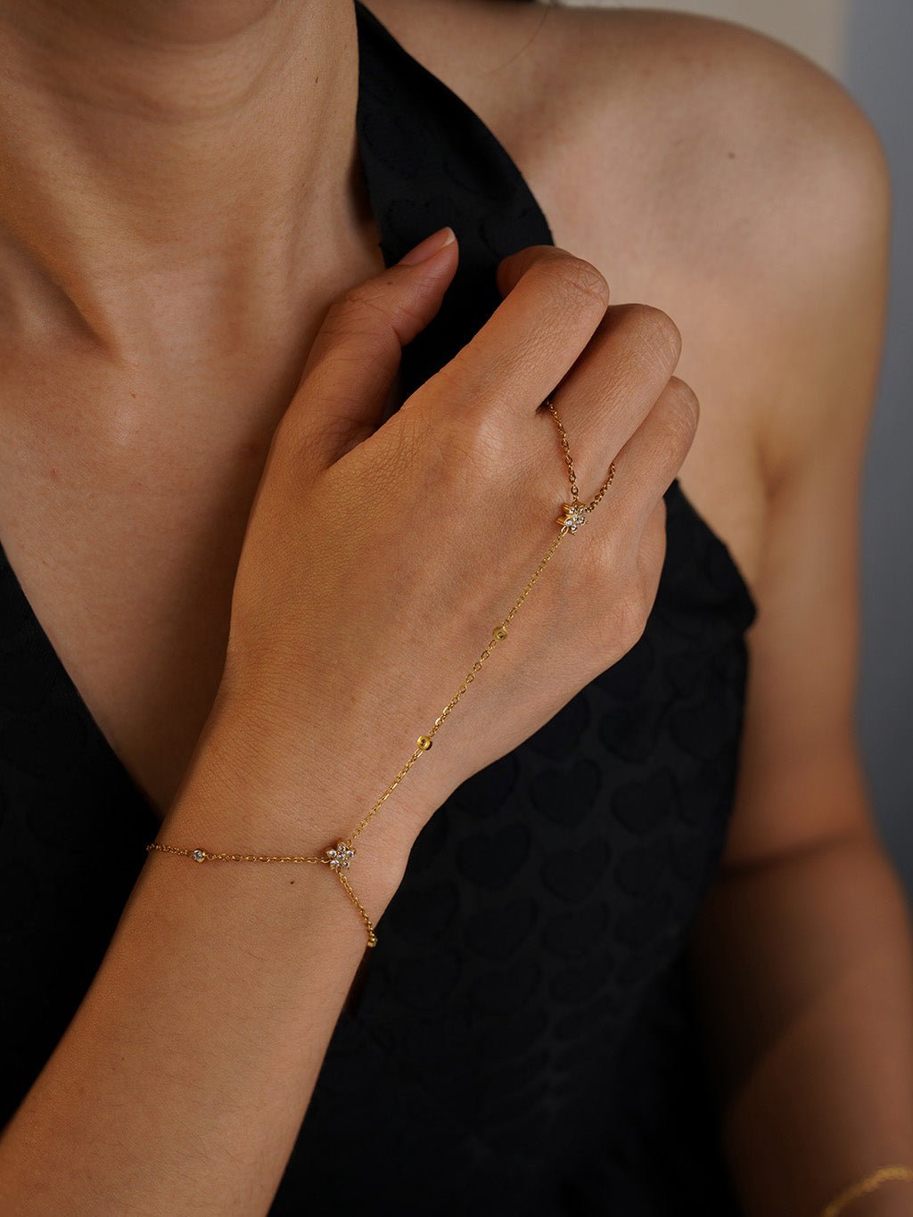 Doppel - Blütenzirkonia Finger - Armband Gold - Dorose | Wasserresistent, kein Verfärben