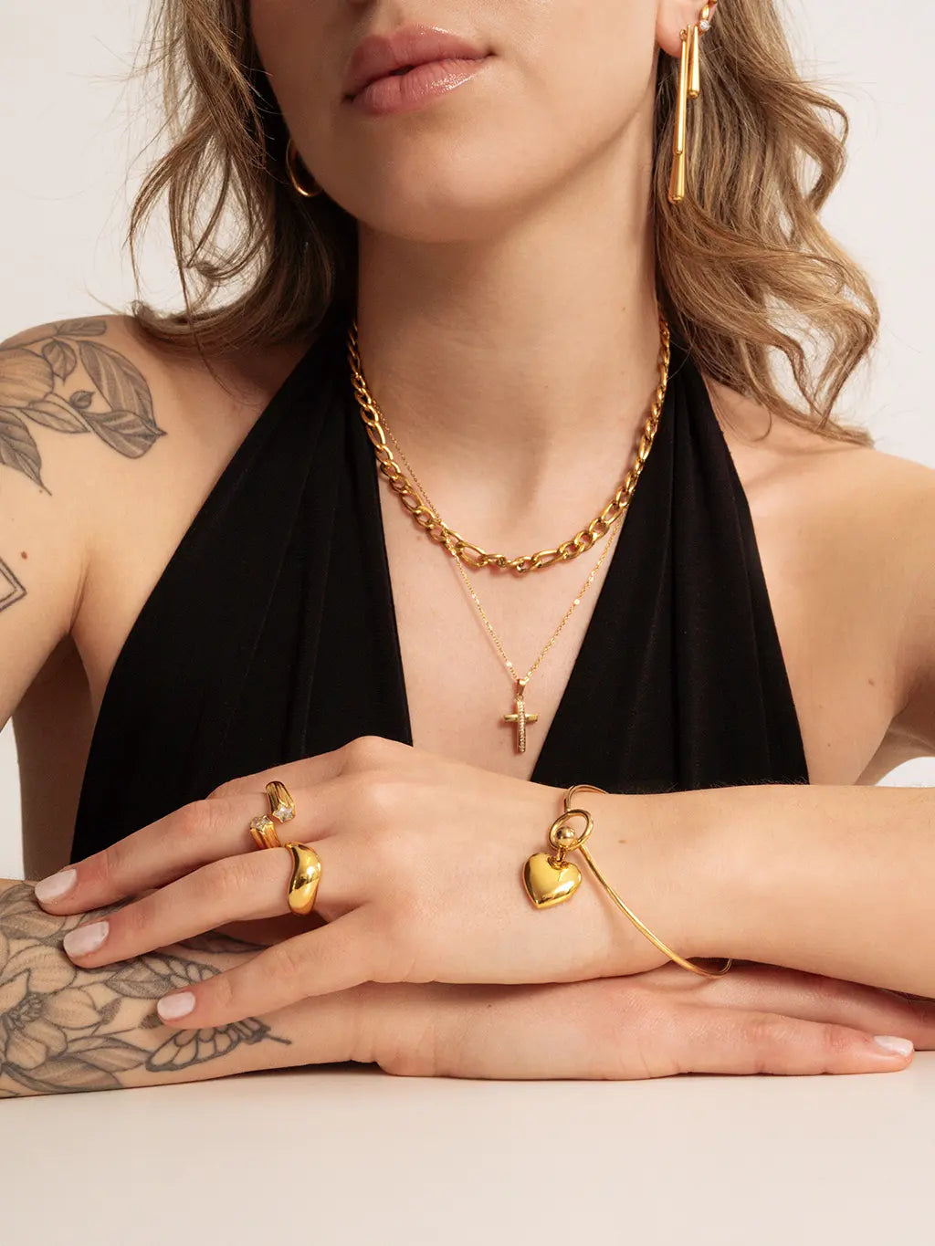 Wavy Bolded Large Ring Gold