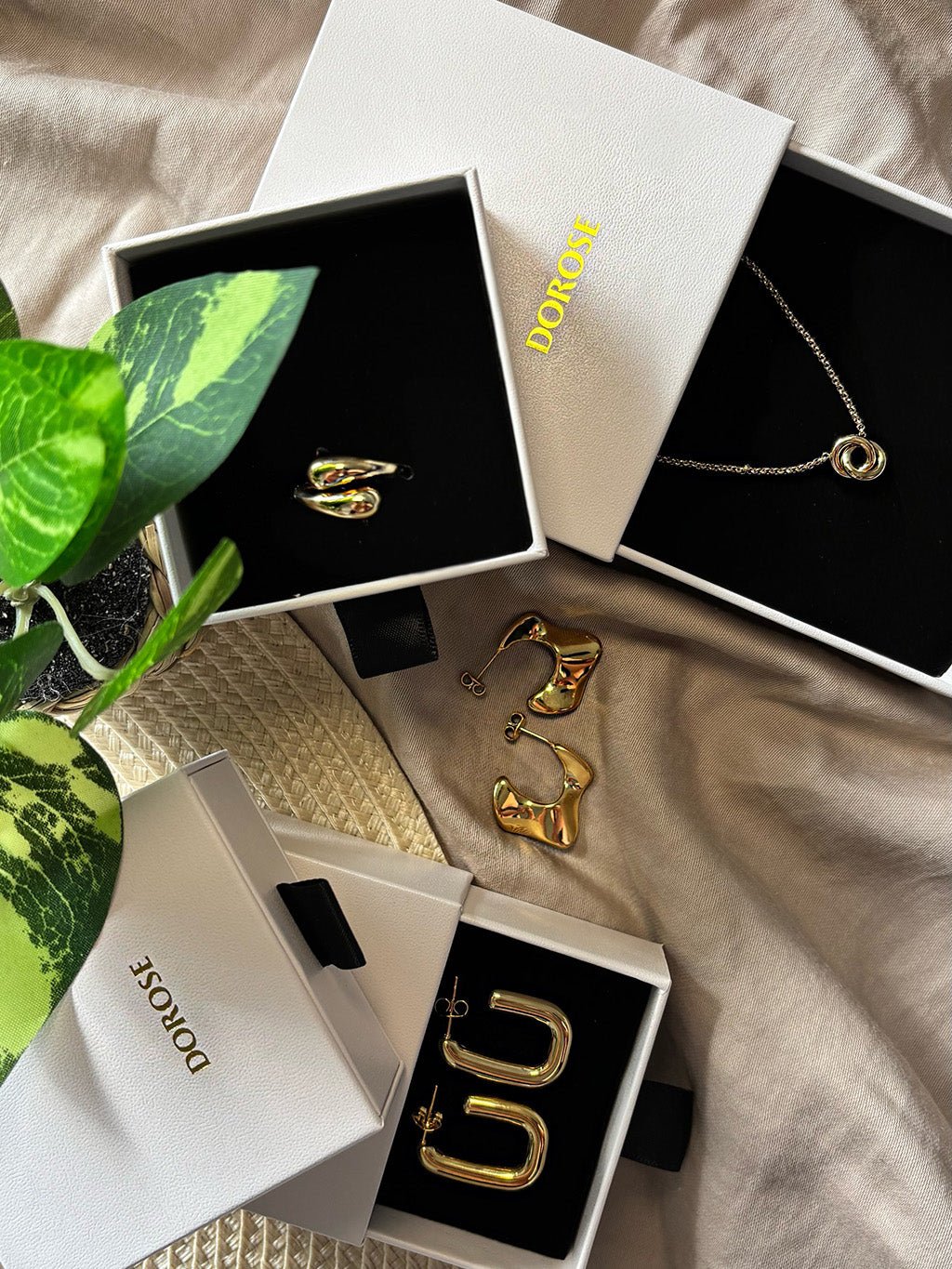 Double Twist Ring Gold - Dorose | Wasserfester Schmuck, 18K vergoldet