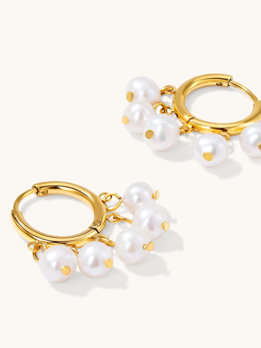 Floating Pearl Charm Ohrringe Gold - Dorose | Wasserfester Schmuck, 18K vergoldet