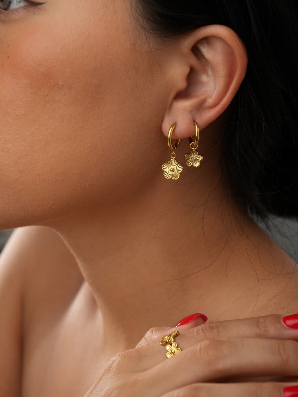 Flower Hoop Ohrringe Gold - Dorose | Wasserresistent, kein Verfärben