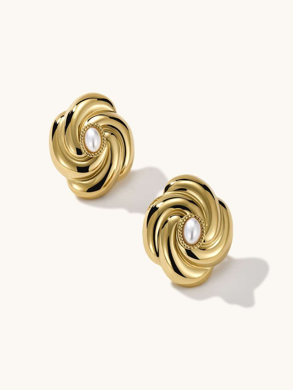 Flower Pearl Ohrstecker Gold - Dorose | Wasserfester Schmuck, 18K vergoldet