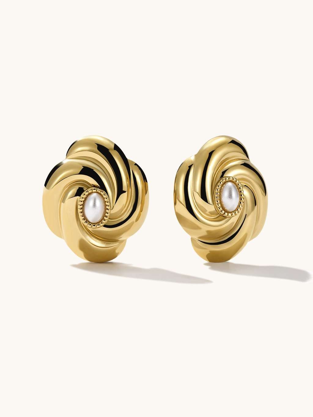 Flower Pearl Ohrstecker Gold - Dorose | Wasserfester Schmuck, 18K vergoldet