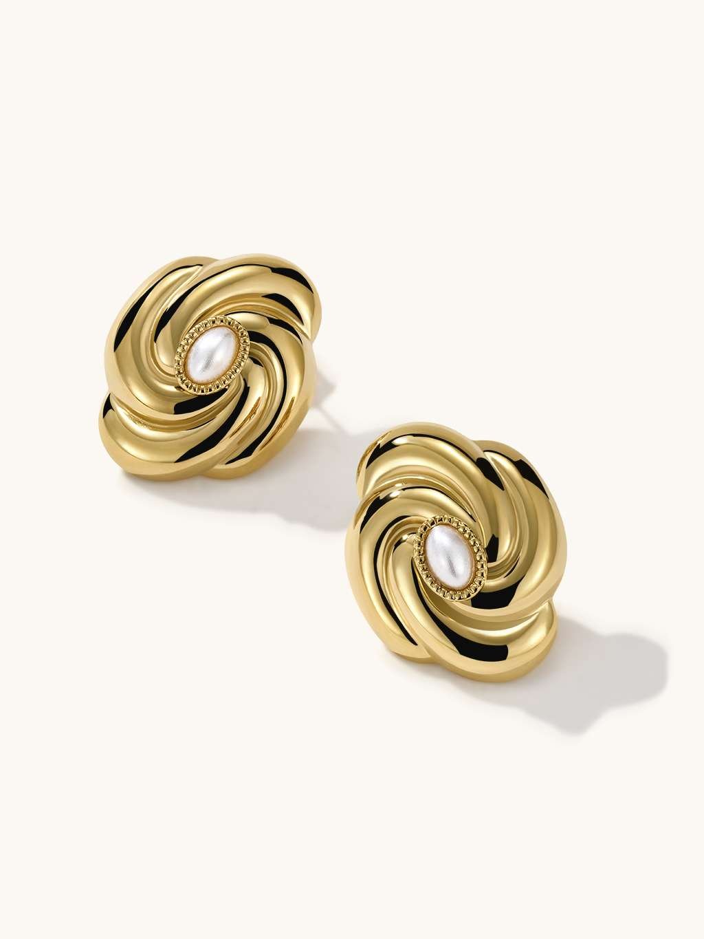 Flower Pearl Ohrstecker Gold - Dorose | Wasserfester Schmuck, 18K vergoldet