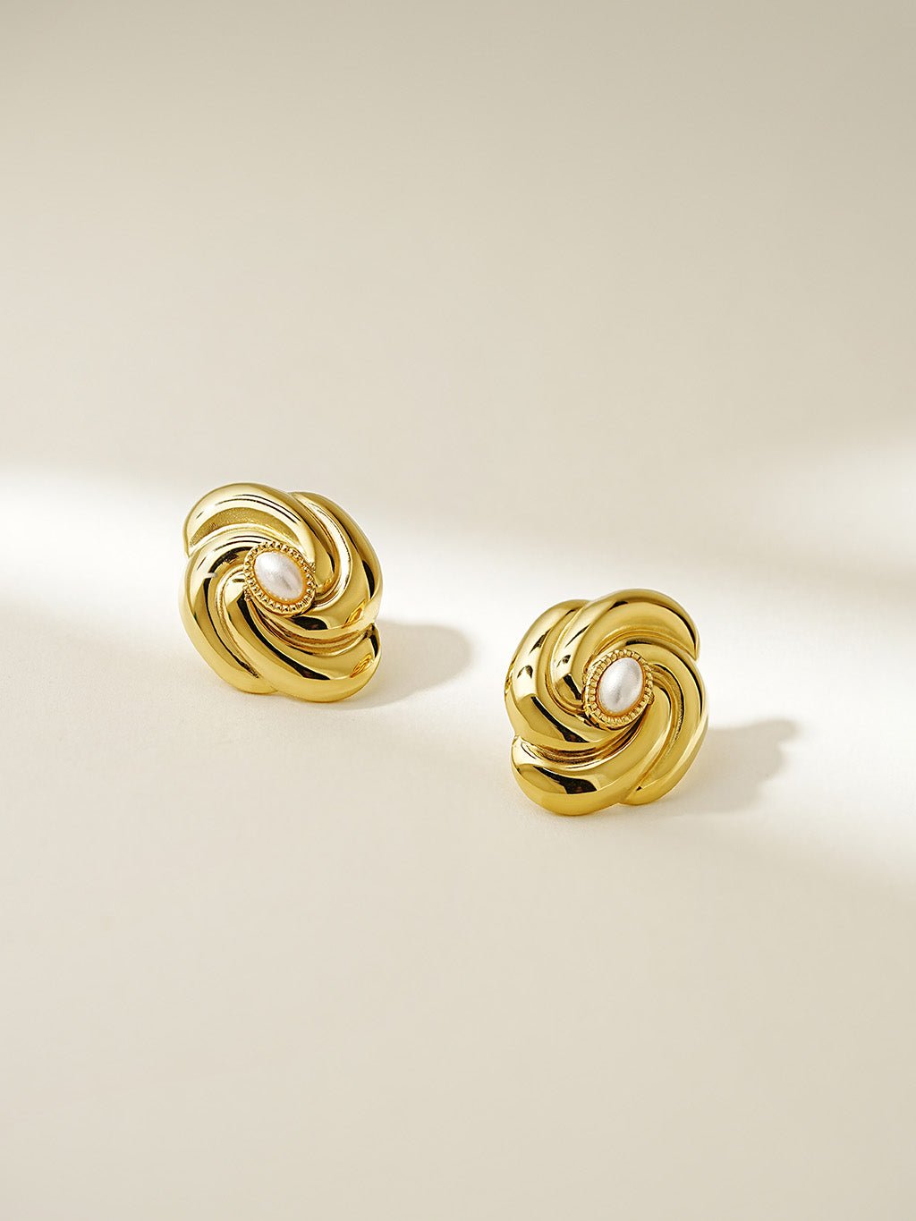 Flower Pearl Ohrstecker Gold - Dorose | Wasserresistent, kein Verfärben
