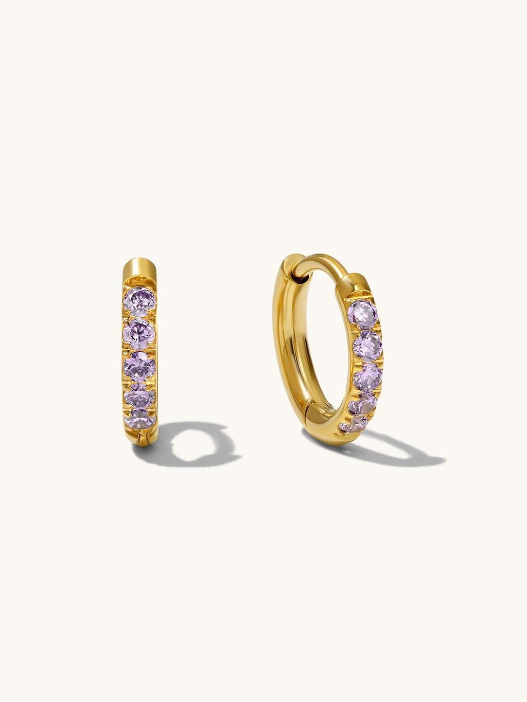 Glamour Kreolen mit Zirkonia Small 8mm Lila - Dorose | Wasserfester Schmuck, 18K vergoldet