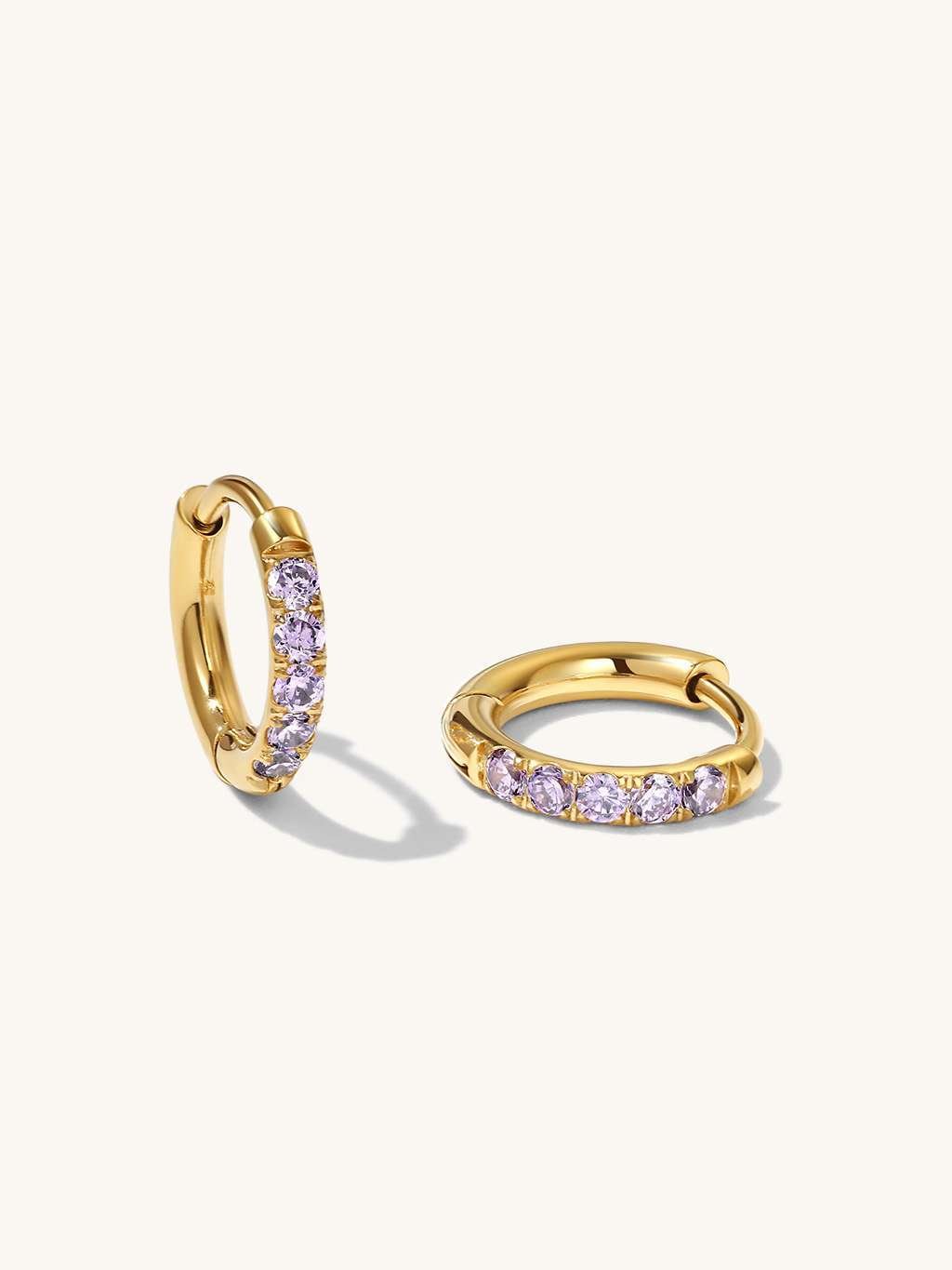 Glamour Kreolen mit Zirkonia Small 8mm Lila - Dorose | Wasserfester Schmuck, 18K vergoldet