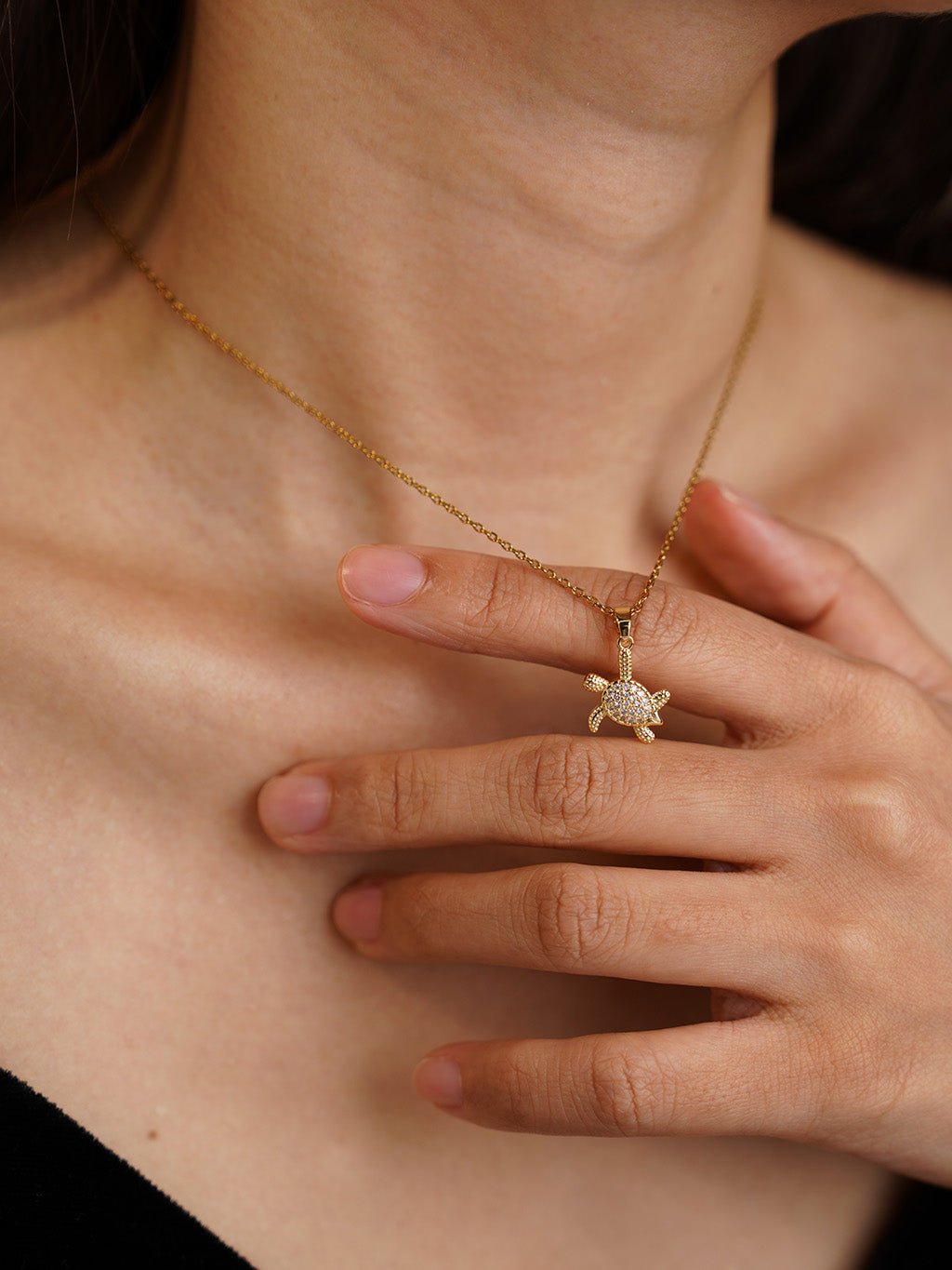 Glittering Abyssal Turtle Kette Gold - Dorose | Wasserresistent, kein Verfärben