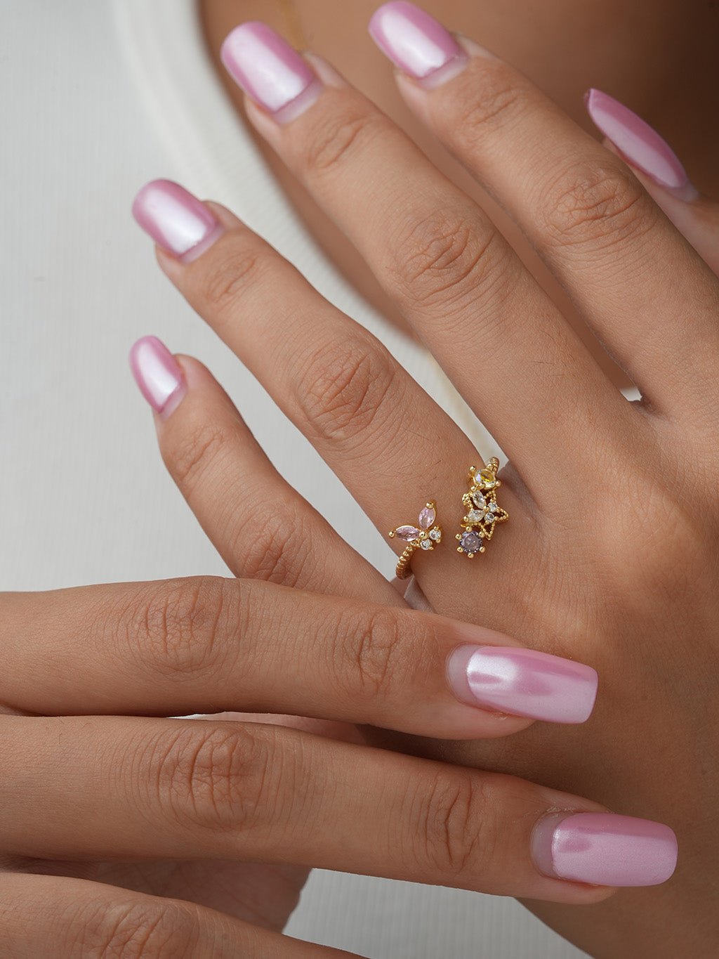 Goldener Schmetterlingsring mit Zirkonia - Dorose | Wasserresistent, kein Verfärben
