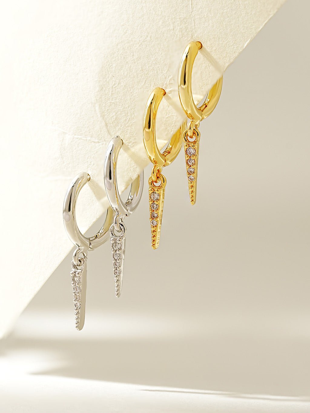 Iced Spike Charm Ohrringe Gold & Silber - Dorose | Wasserresistent, kein Verfärben