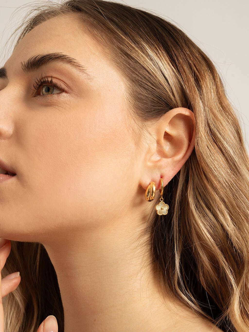 Lucky Flower Hoop Ohrringe Gold - Dorose | Wasserfester Schmuck, 18K vergoldet