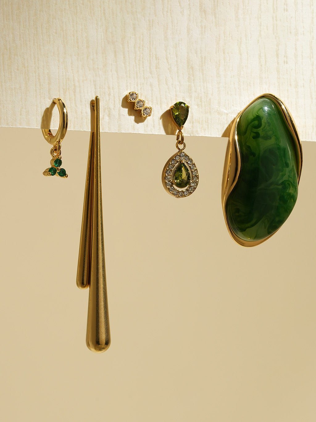 Olive Romantische Teardrop Ohrringe Gold - Dorose | Wasserresistent, kein Verfärben