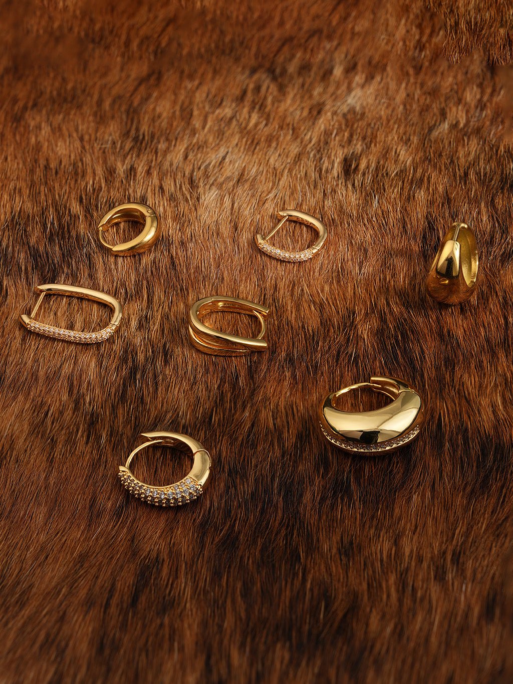 Oval Creolen Gold mit Zirkonia Steinen - Dorose | Wasserresistent, kein Verfärben