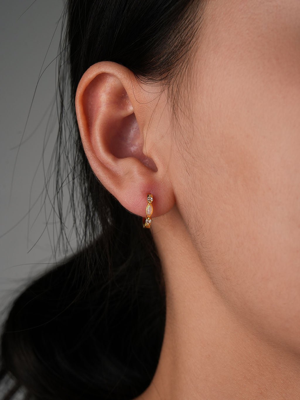 Rosé Licht Creolen Gold mit Zirkonia - Dorose | Wasserresistent, kein Verfärben