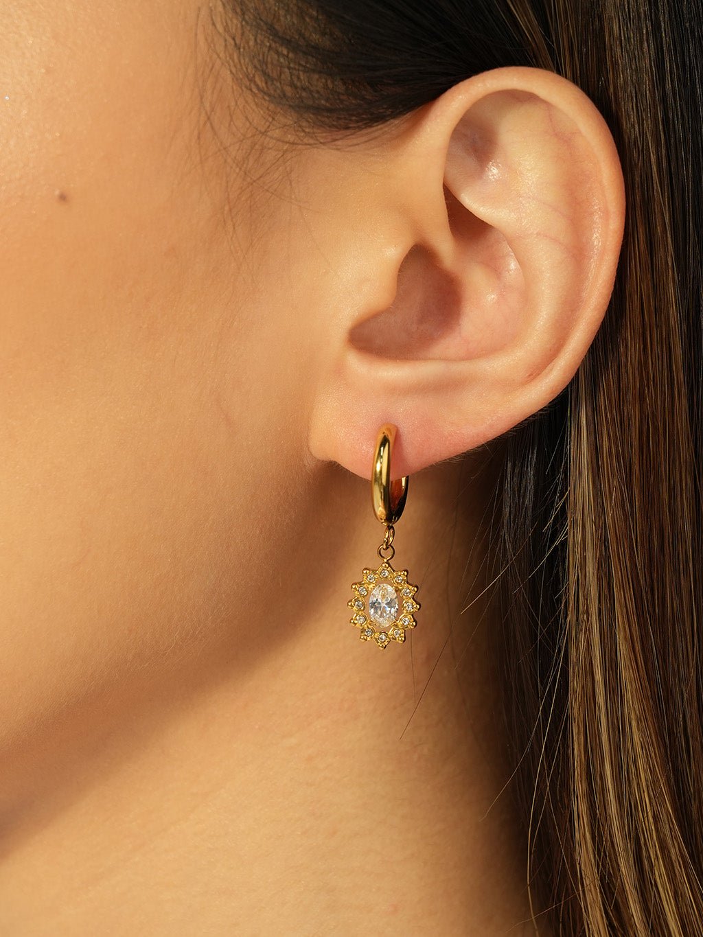 Sparkling Sunflower Hoop Ohrringe Gold - Dorose | Wasserresistent, kein Verfärben