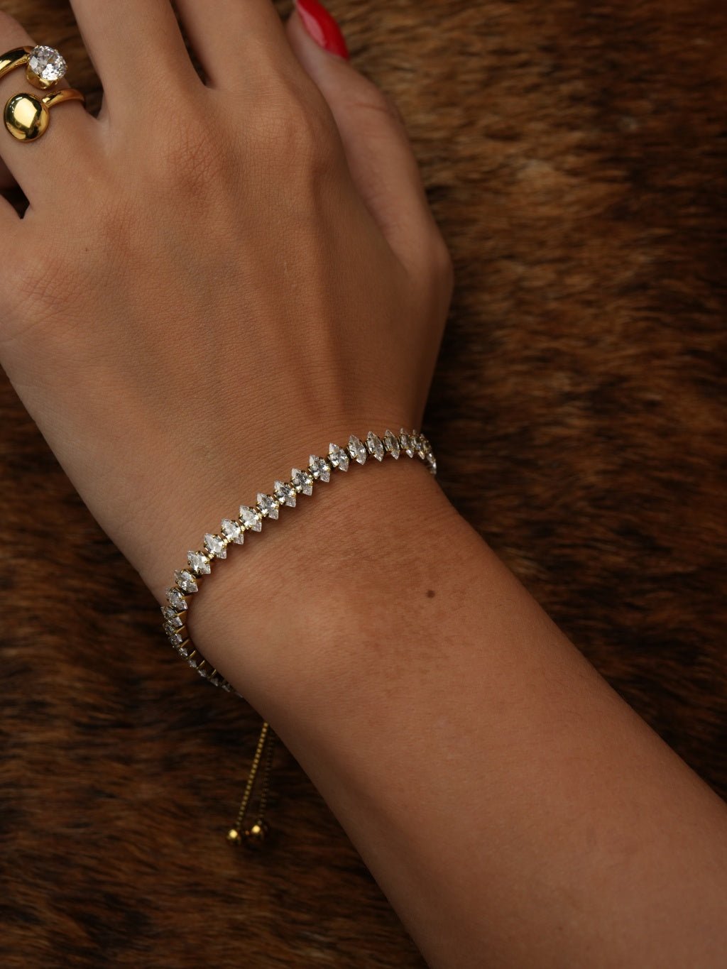 Sparkling Tennis Armband Gold Einstellbar - Dorose | Wasserresistent, kein Verfärben