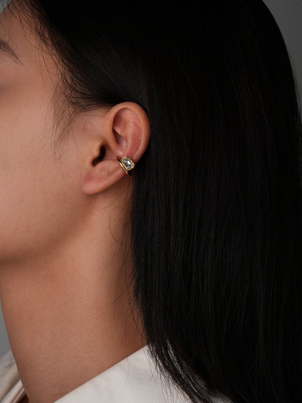 Square Zirkonia Ear Cuff Gold - Dorose | Wasserresistent, kein Verfärben