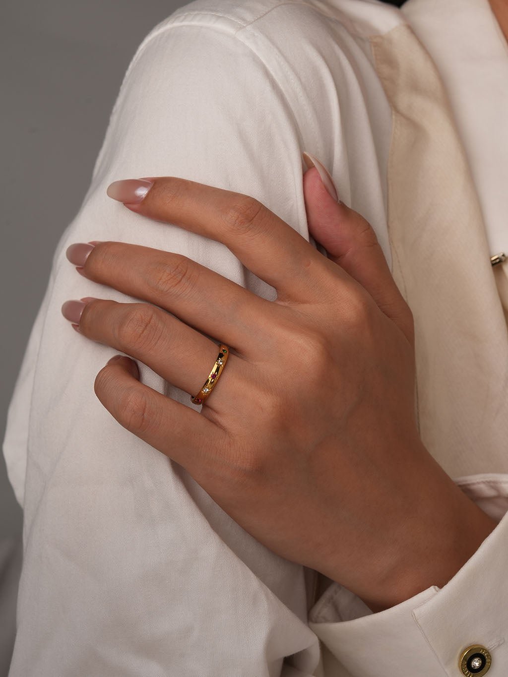 Sternenglanz Ring Gold mit bunten Zirkonia - Dorose | Wasserresistent, kein Verfärben