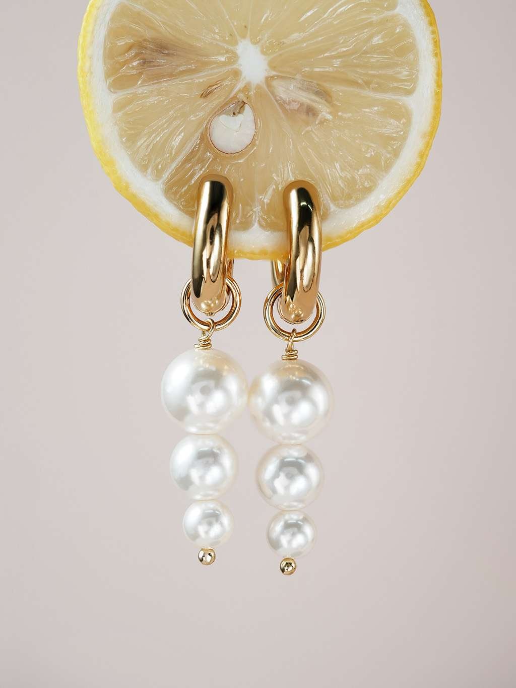 Three Pearl Hoop Ohrringe Gold - Dorose | Wasserfester Schmuck, 18K vergoldet