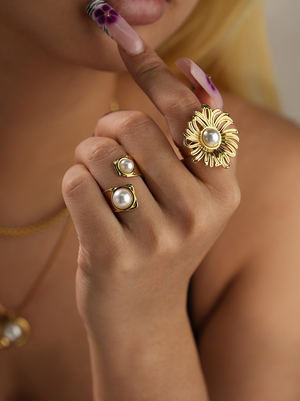 Umarmende Doppelperle Ring Gold - Dorose | Wasserresistent, kein Verfärben