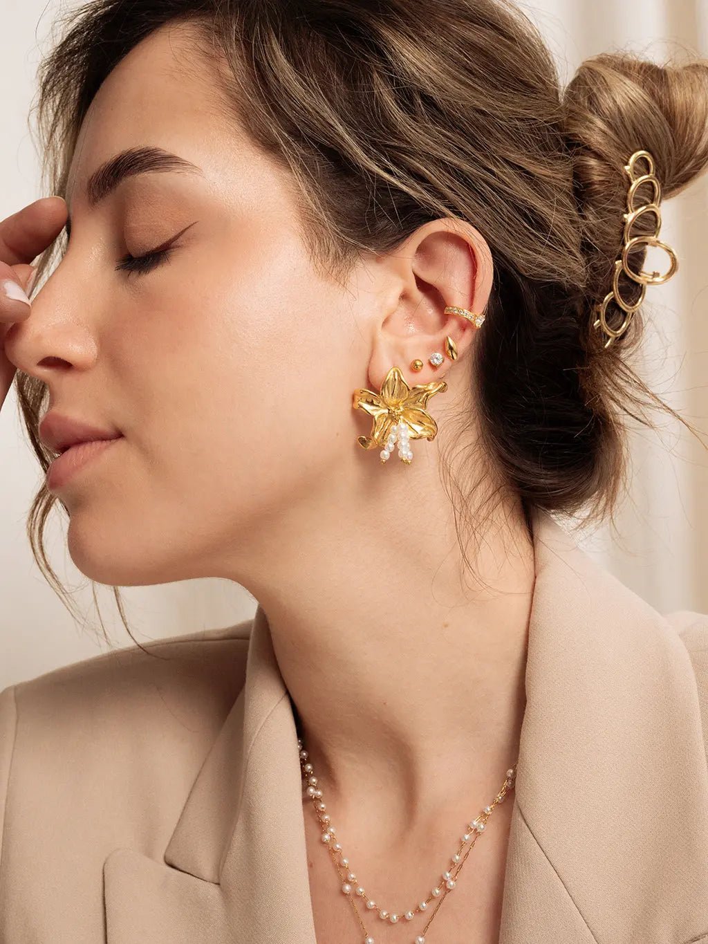 V - Shaped Earcuff Gold - Dorose | Wasserfester Schmuck, 18K vergoldet
