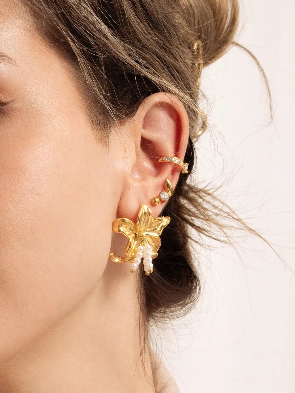 V - Shaped Earcuff Gold - Dorose | Wasserfester Schmuck, 18K vergoldet