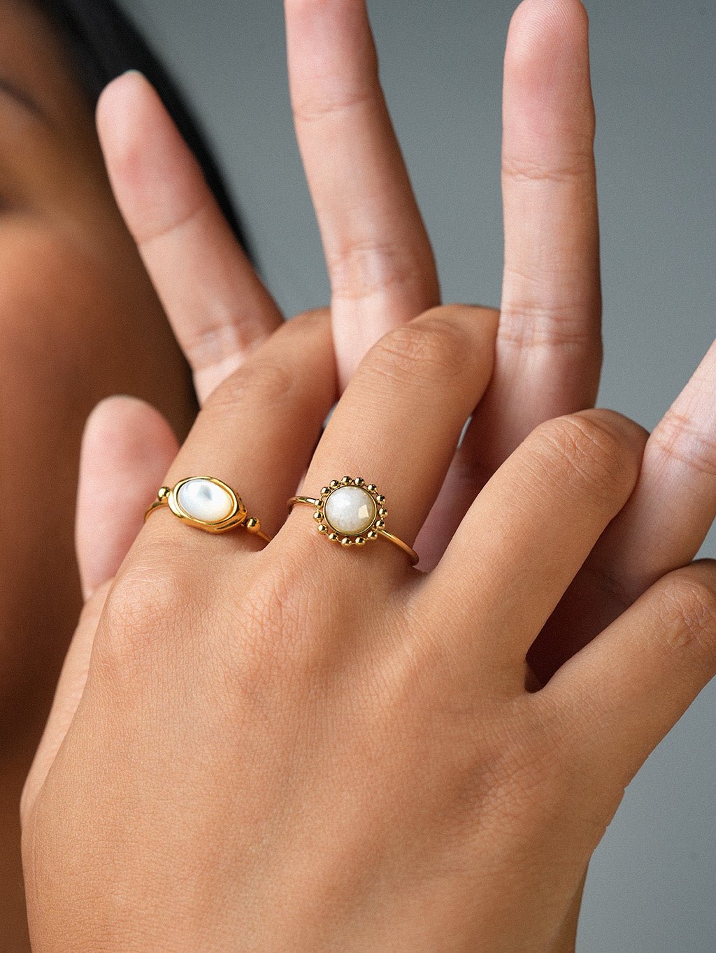 Weißer Naturstein Ring Gold Verstellbar - Dorose | Wasserresistent, kein Verfärben