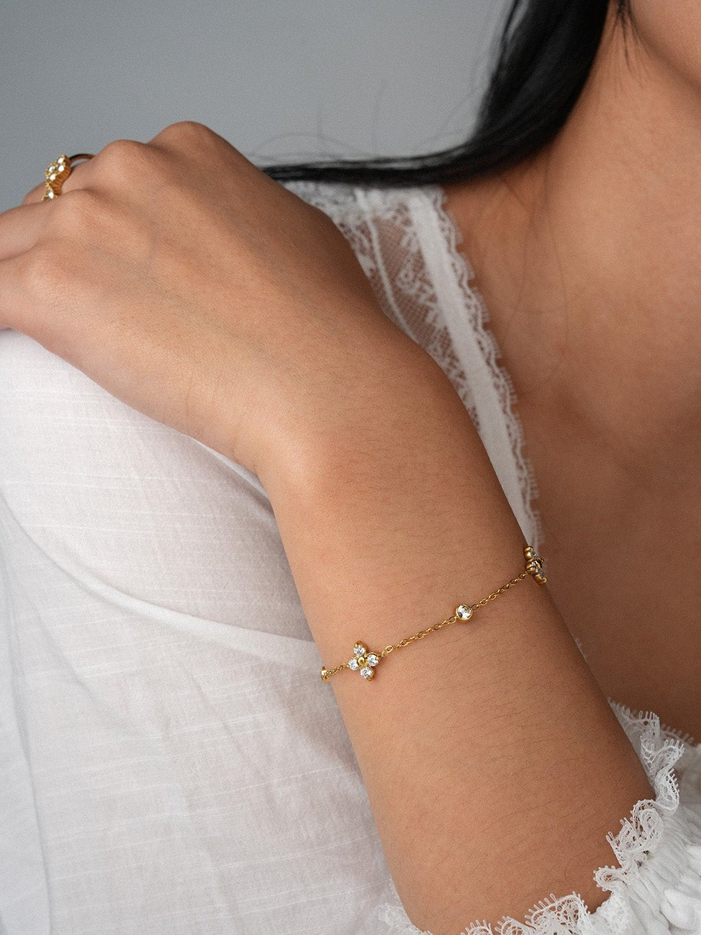 Zirkonia Kleeblatt Armband Gold - Dorose | Wasserresistent, kein Verfärben