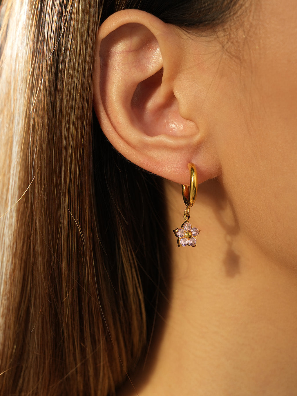 Pink Shining Flower Hoop Earrings Gold 10mm