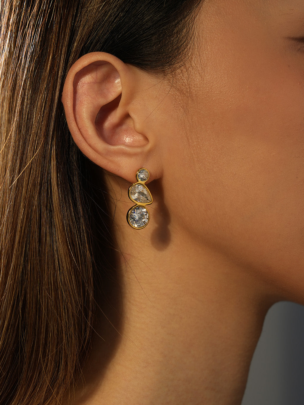 Mixed Crystal Drop Ohrringe Gold