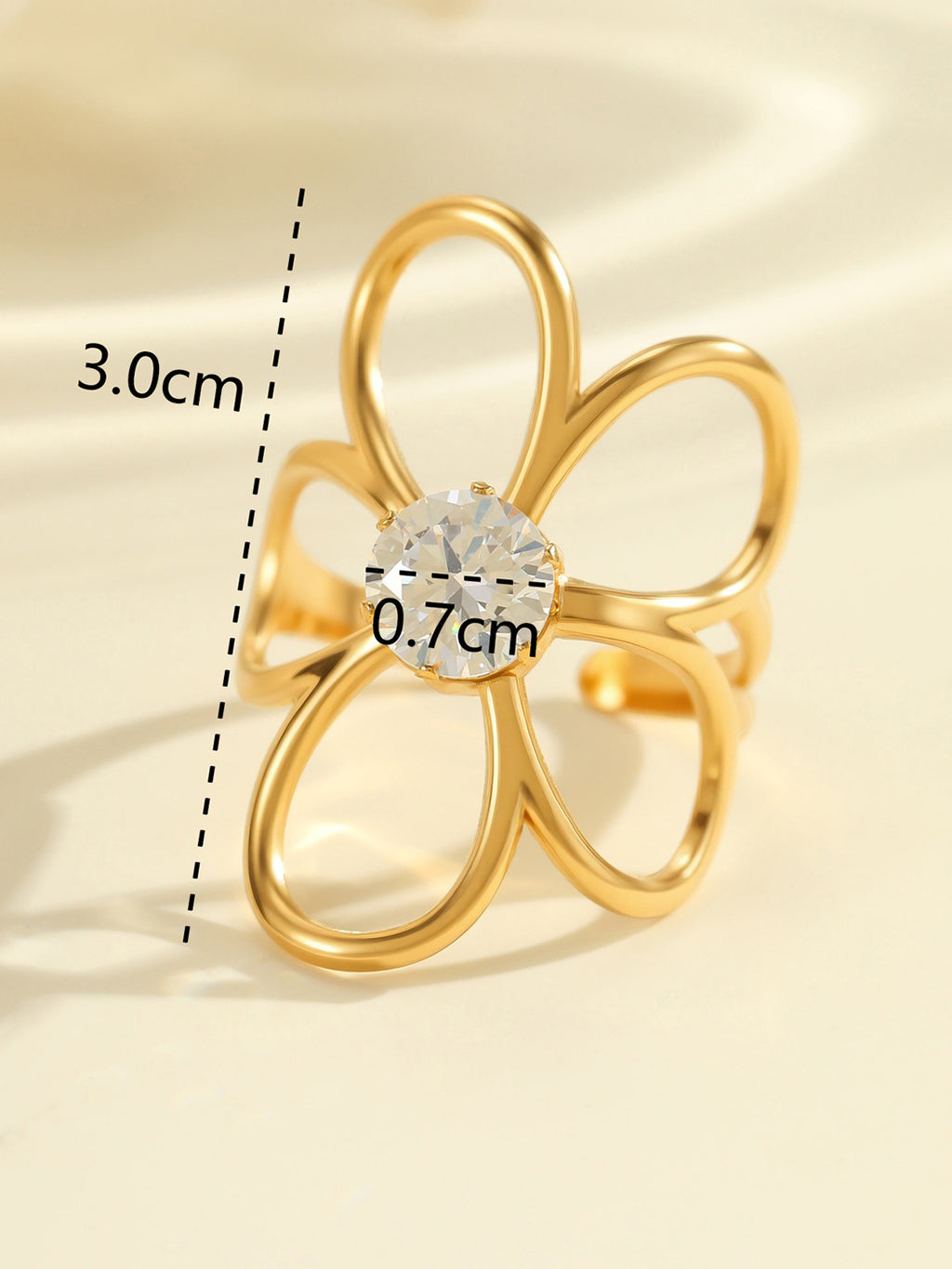 Shining Line Flower Ring Gold 55mm