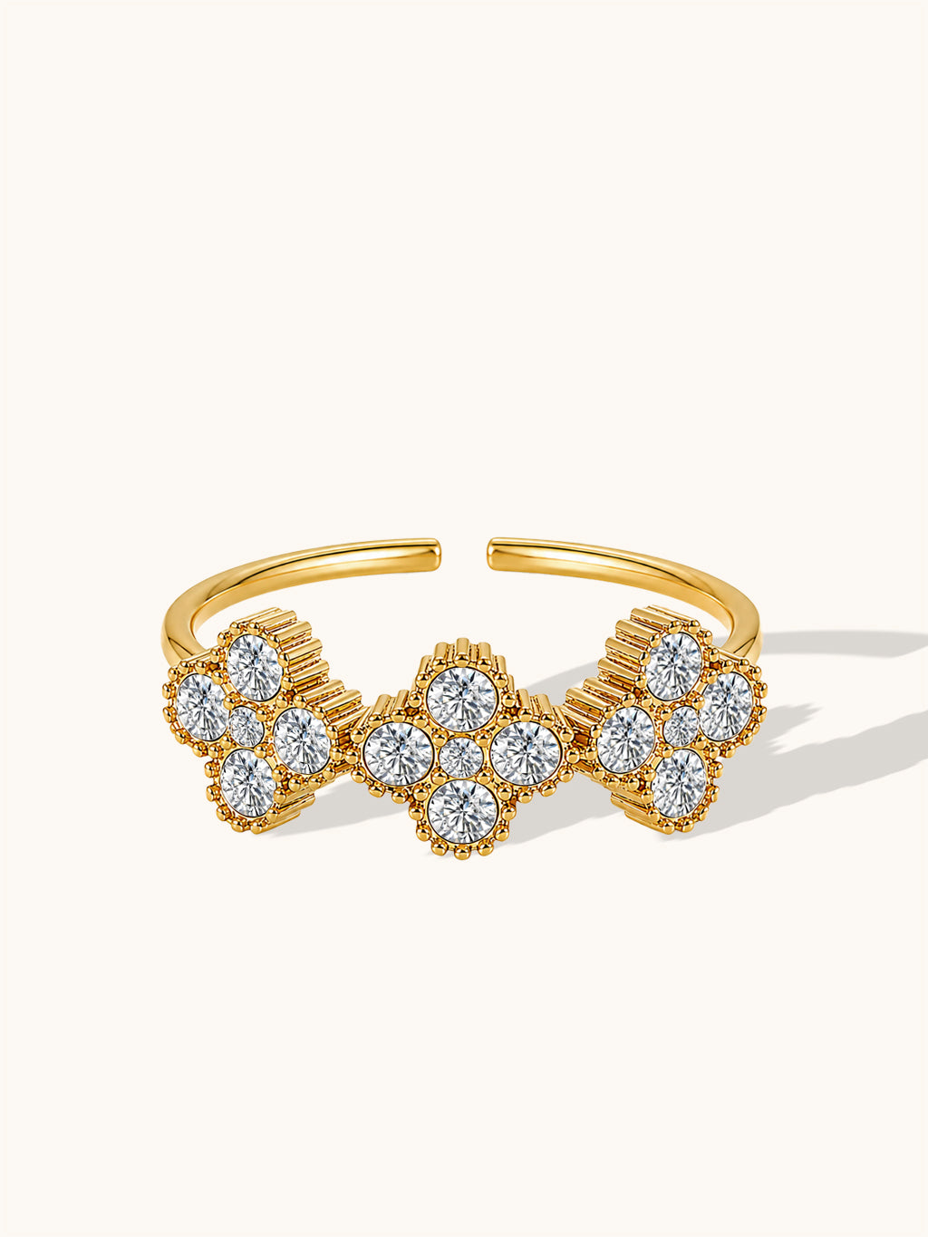 Dreifacher Kleeblatt Ring Gold mit funkelnden Zirkonia Steinen