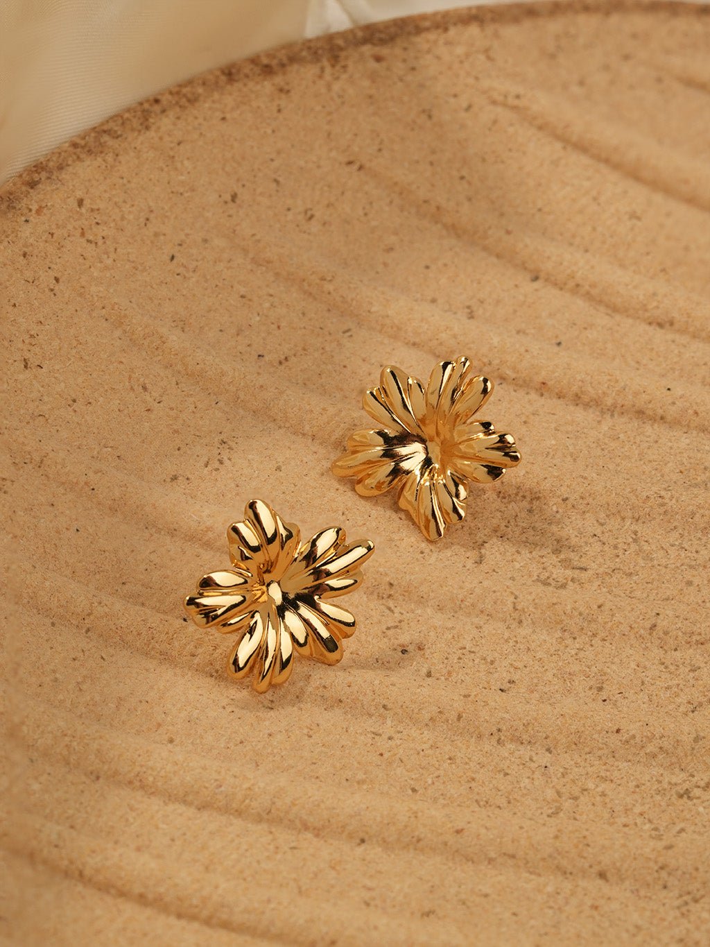 Blooming Flowers Ohrstecker Gold - Dorose | Wasserresistent, kein Verfärben