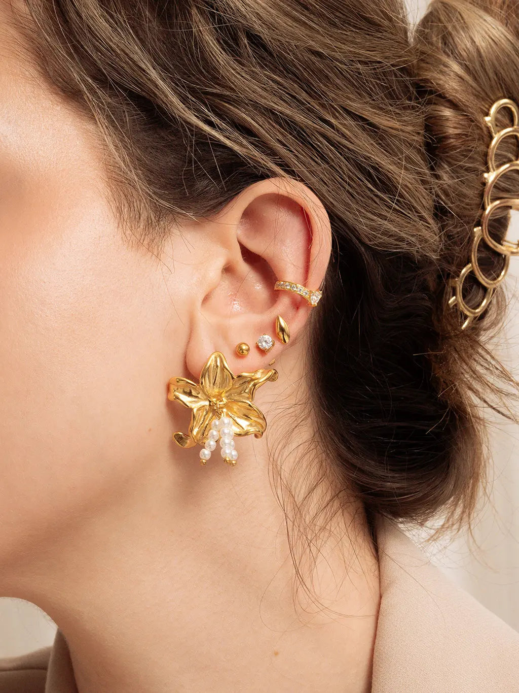 V-Shaped Earcuff Gold