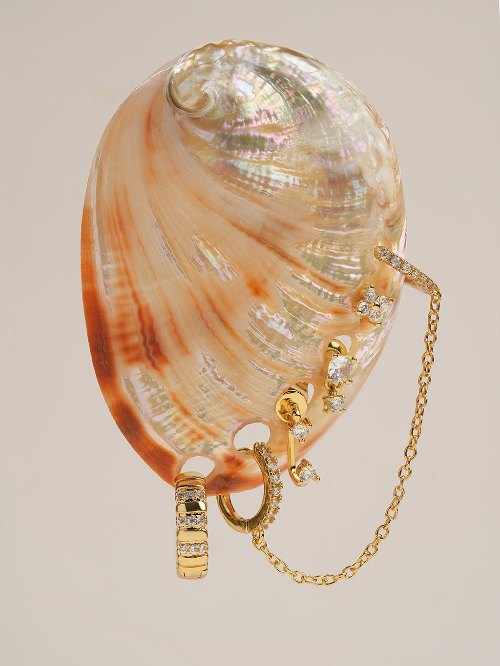 Double Huggie Chain Hoops - Dorose | Wasserresistent, kein Verfärben